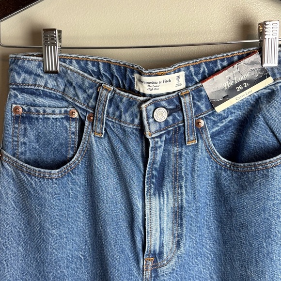 NWT Abercrombie & Fitch Curve Love High Rise Loose Medium Wash Jeans size 26L/2 - Picture 9 of 15